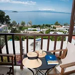 Lilian Beachfront