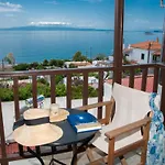 Lilian Beachfront Apartman Néo Klíma