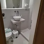 Lilian Beachfront Apartman *