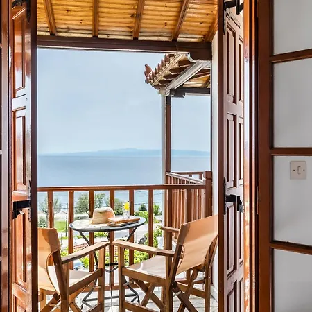 Lilian Beachfront Apartmán