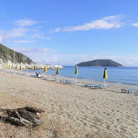 Lilian Beachfront Apartmán