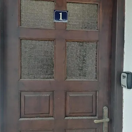 Lilian Beachfront Apartmán Neo Klima