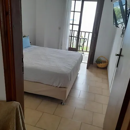 Daire Lilian Beachfront