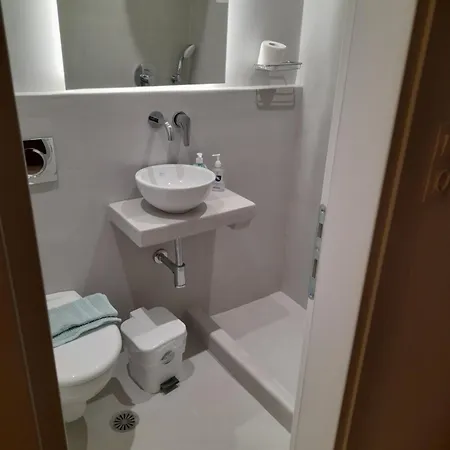 Lilian Beachfront Apartamento *