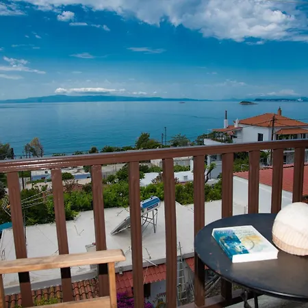 Lilian Beachfront Apartamento *