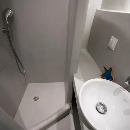 Lilian Beachfront * Neo Klima