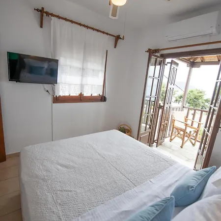 Lilian Beachfront Apartamento *